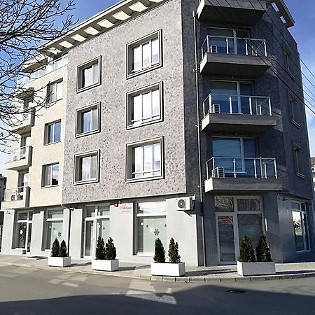 Astoria Aparthotel Hisarya Bagian luar foto