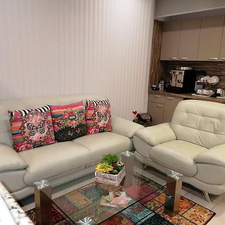 Astoria Aparthotel Hisarya Bagian luar foto