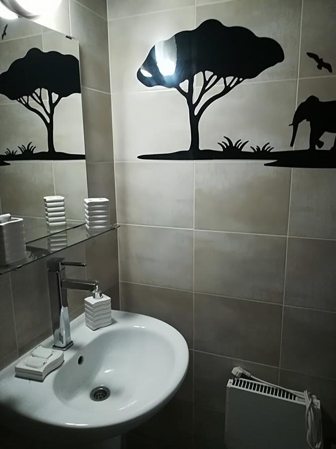 Astoria Aparthotel Hisarya Bagian luar foto