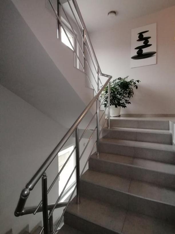Astoria Aparthotel Hisarya Bagian luar foto