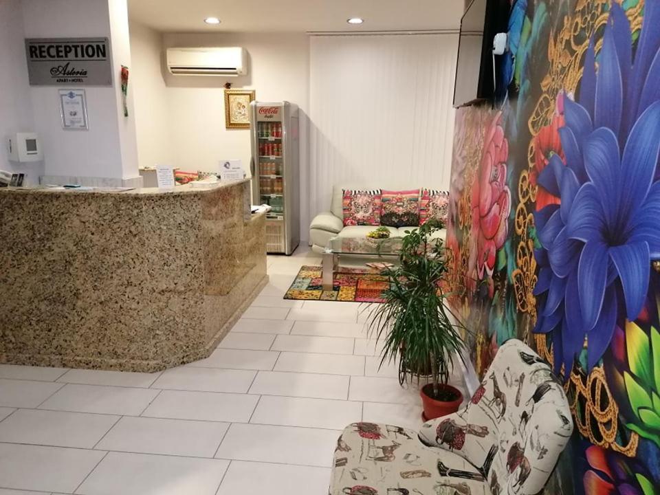 Astoria Aparthotel Hisarya Bagian luar foto