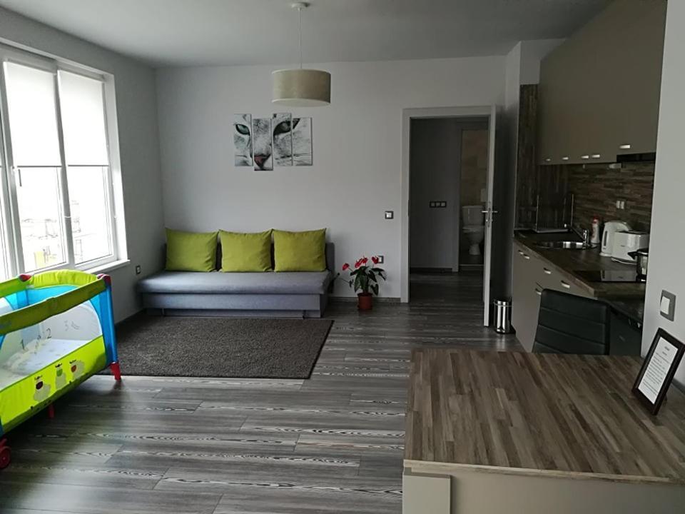 Astoria Aparthotel Hisarya Bagian luar foto